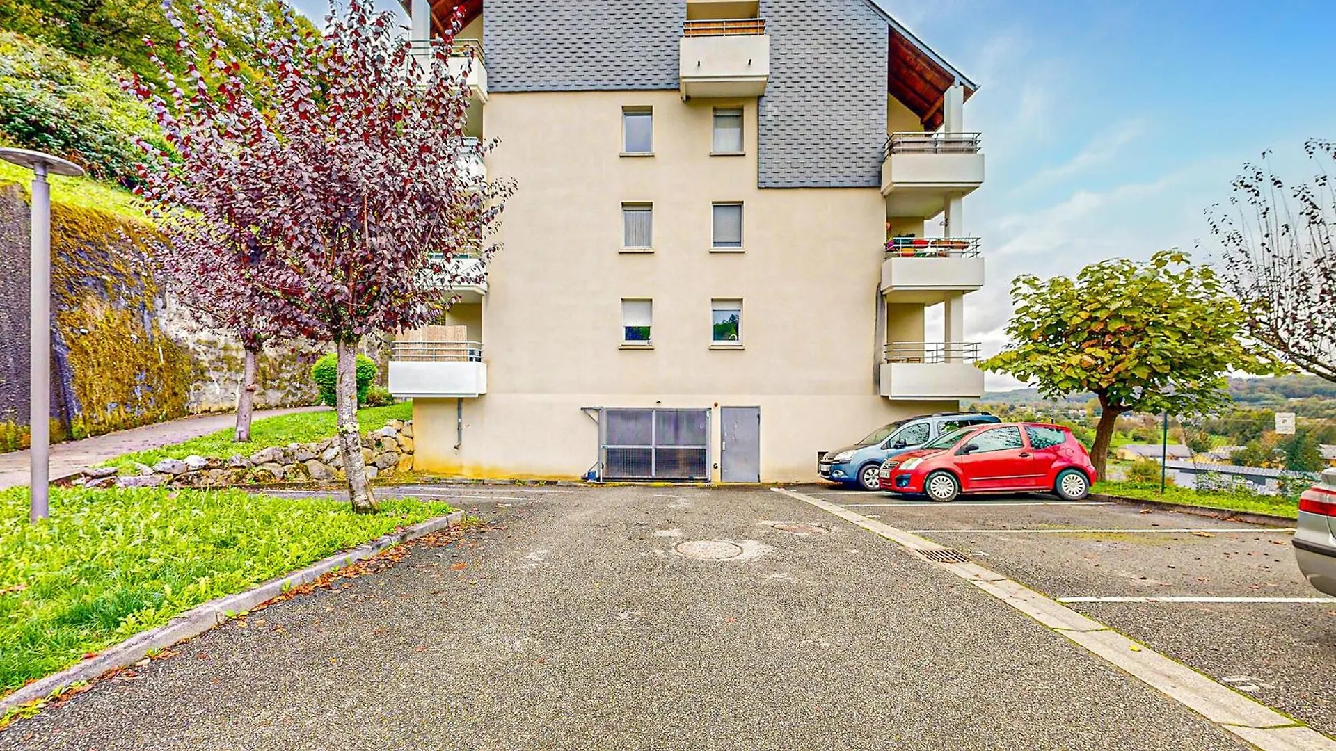 2 Bedroom Lovely Apartment In Bagneres-De-Bigorre