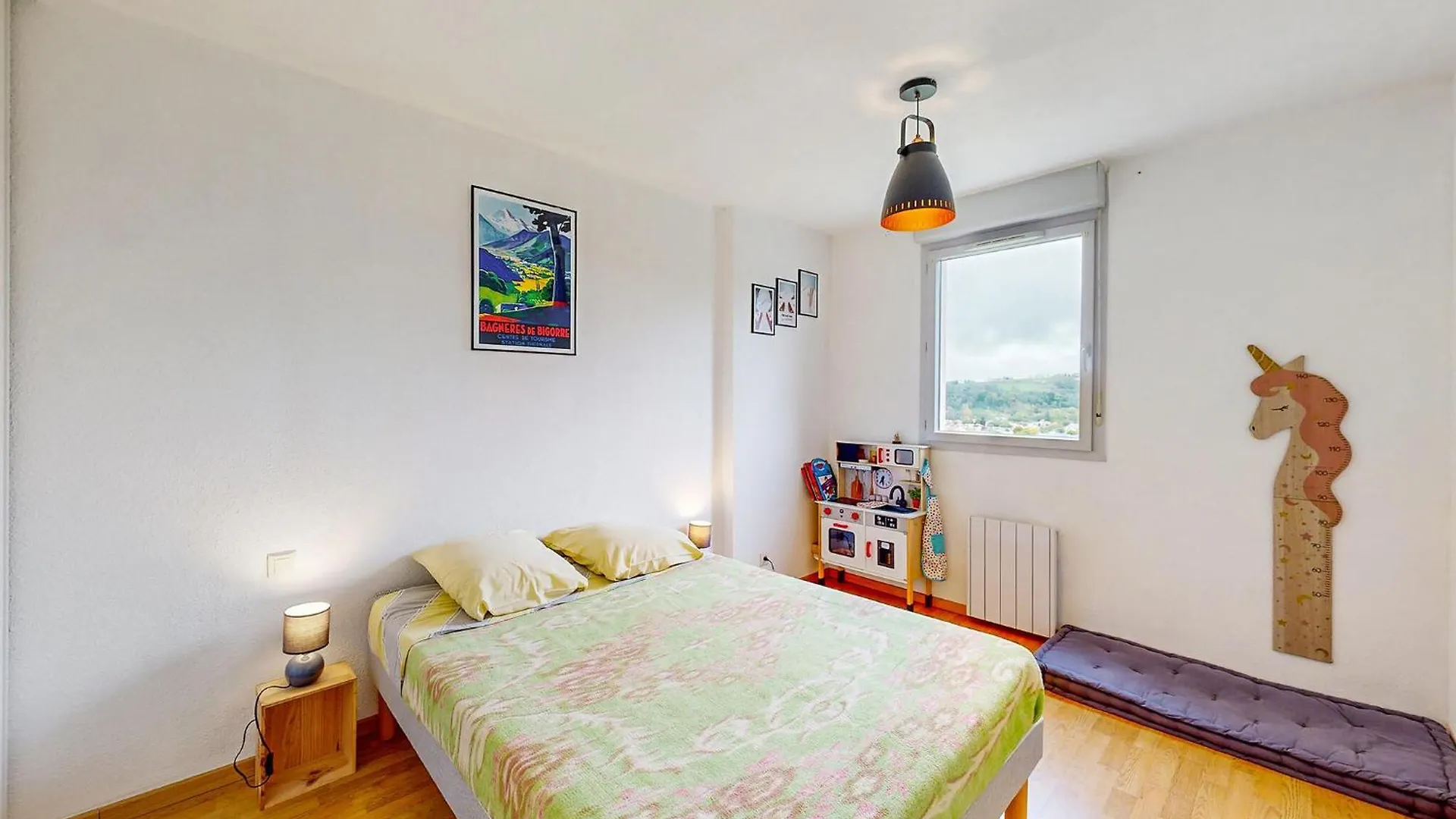 2 Bedroom Lovely Apartment In Bagneres-De-Bigorre 0*,