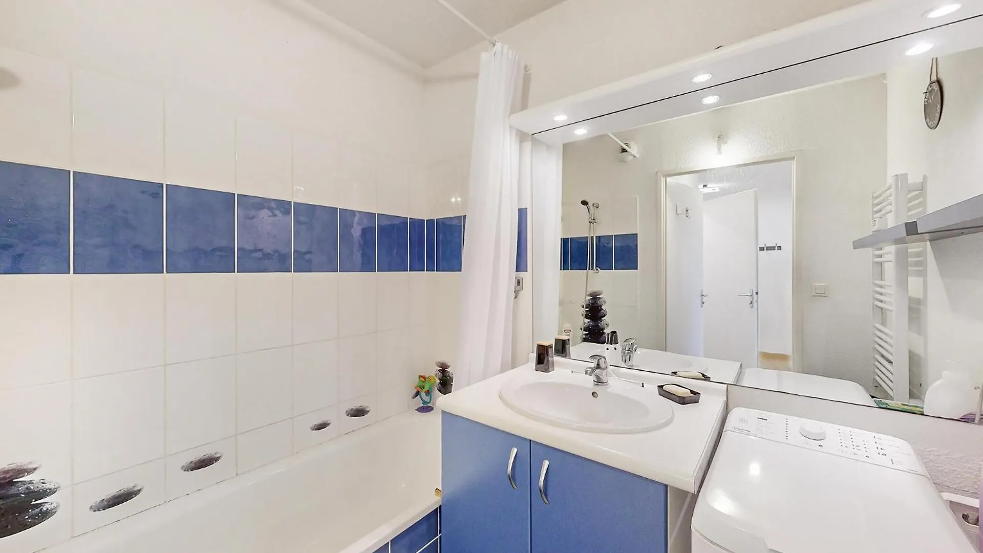 2 Bedroom Lovely Apartment In バニエール・ド・ビゴール フランス